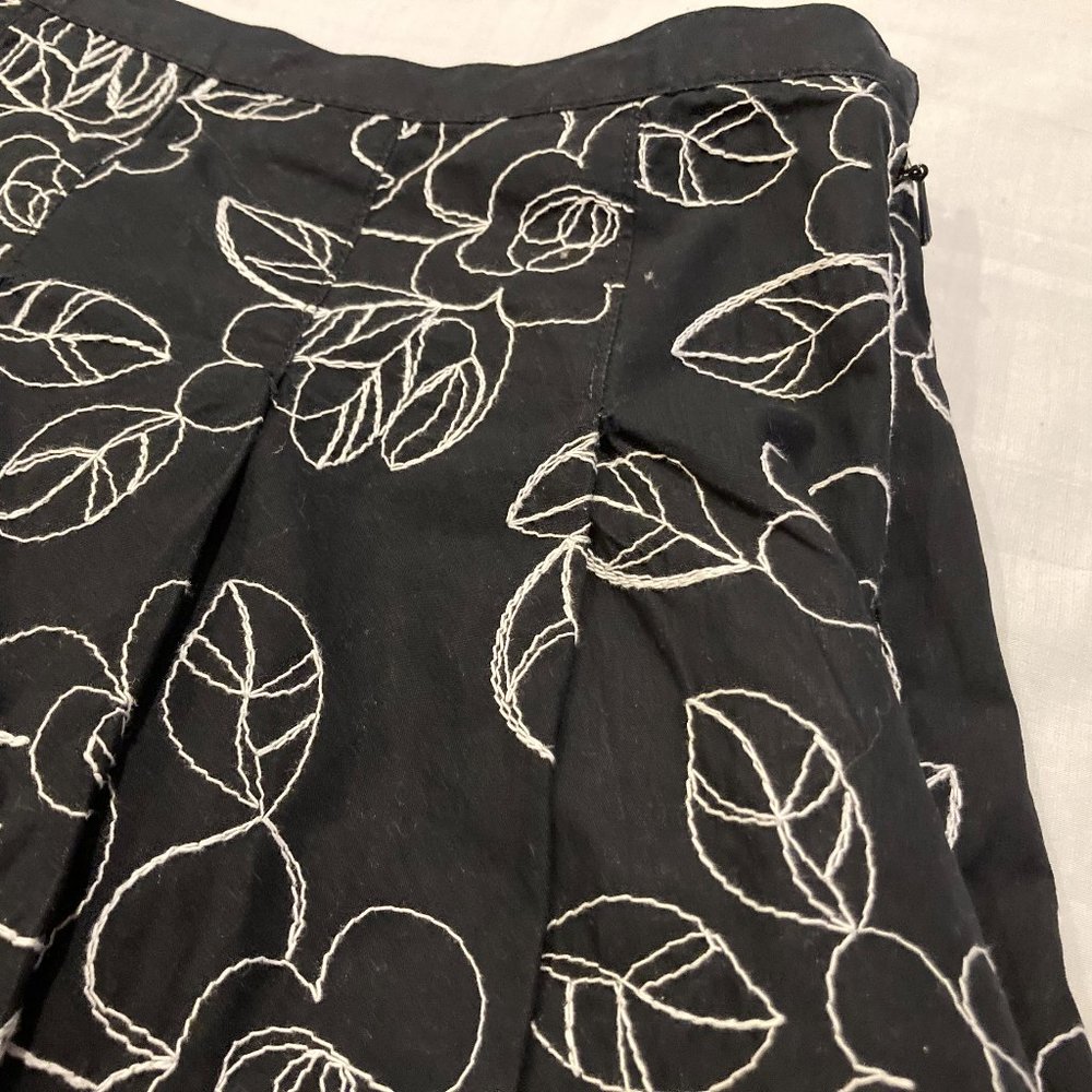 Black Floral Print Skirt - Picture 3 of 5